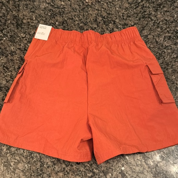 Nike loose fit high rise rust pocket shorts NWT M - Picture 6 of 9